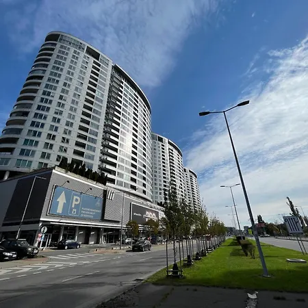 Apartman V Iii Veziach S Vyhladom, Pri Stadione A S Garazou Zadarmo Pozsony