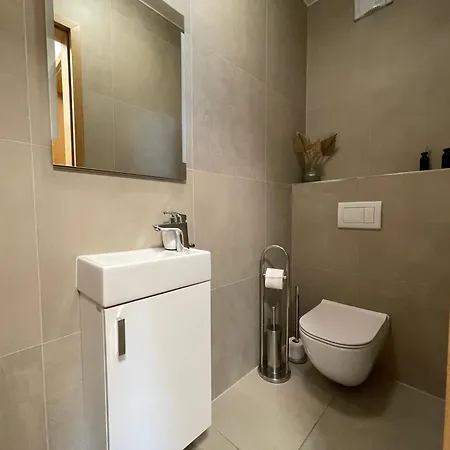 V Iii Veziach S Vyhladom, Pri Stadione A S Garazou Zadarmo Apartman *