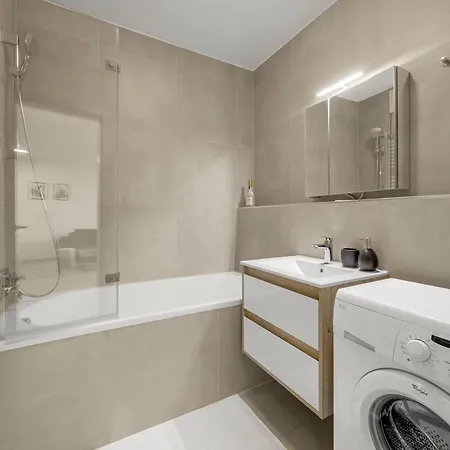 Appartement V Iii Veziach S Vyhladom, Pri Stadione A S Garazou Zadarmo