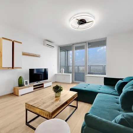 Apartment V Iii Veziach S Vyhladom, Pri Stadione A S Garazou Zadarmo Bratislava