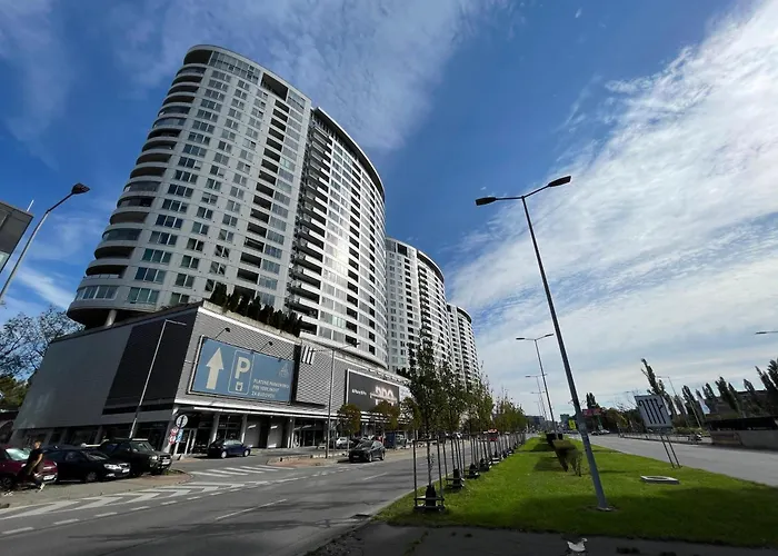 Apartament V Iii Veziach S Vyhladom, Pri Stadione A S Garazou Zadarmo Bratislava