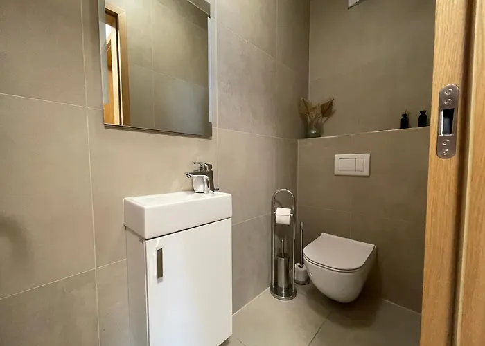 V Iii Veziach S Vyhladom, Pri Stadione A S Garazou Zadarmo Apartament *