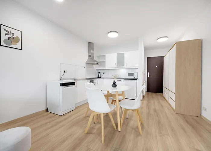 V Iii Veziach S Vyhladom, Pri Stadione A S Garazou Zadarmo Appartement Bratislava
