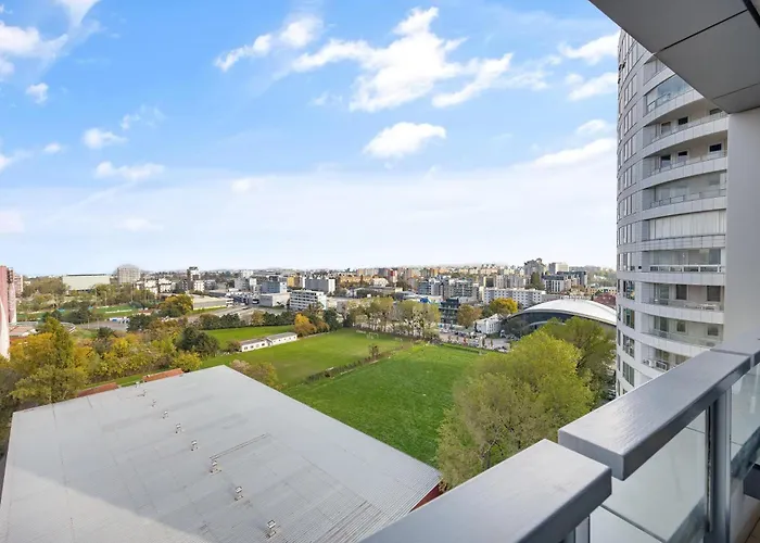 V Iii Veziach S Vyhladom, Pri Stadione A S Garazou Zadarmo Appartement *